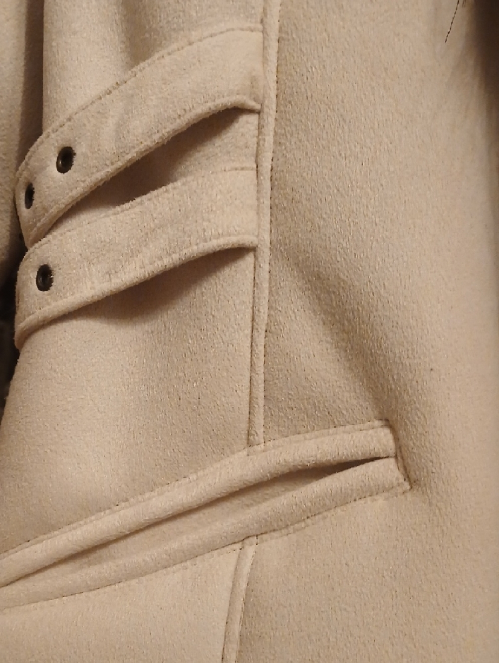 Pamela McCoy Cream Jacket with Brown Faux Fur Collar - Picture 11 of 11